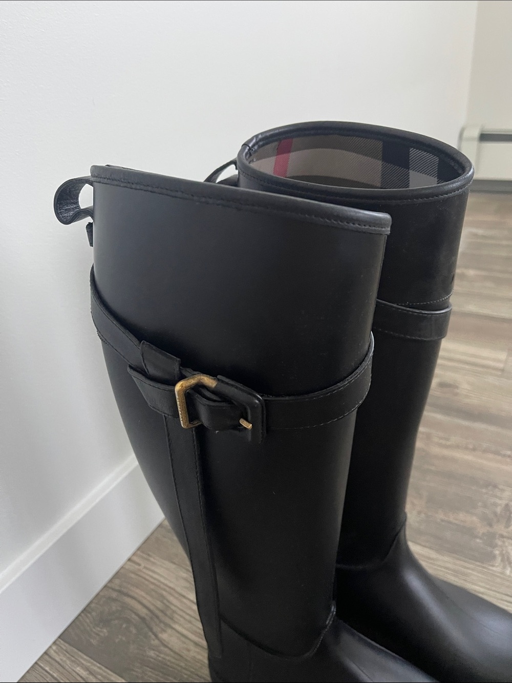 Burberry Tall Black Rain Boots with Leather Buckle Detail - Picture 3 of 12